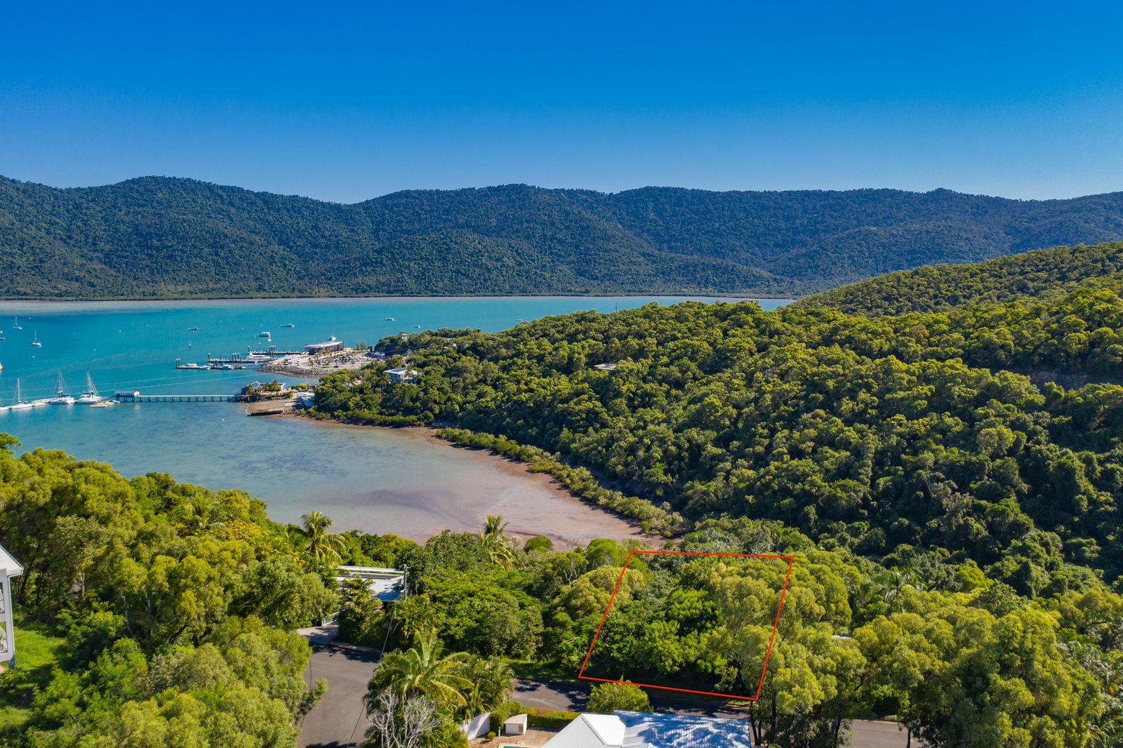 12 Harbour Avenue SHUTE HARBOUR 5