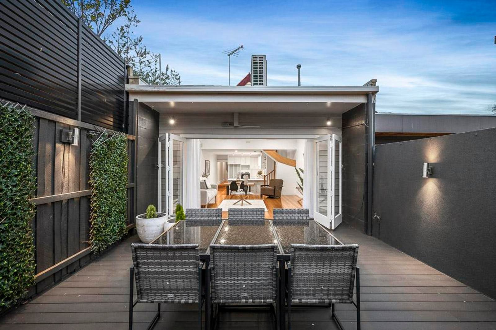 12 Hardiman Street, Kensington VIC 3031
