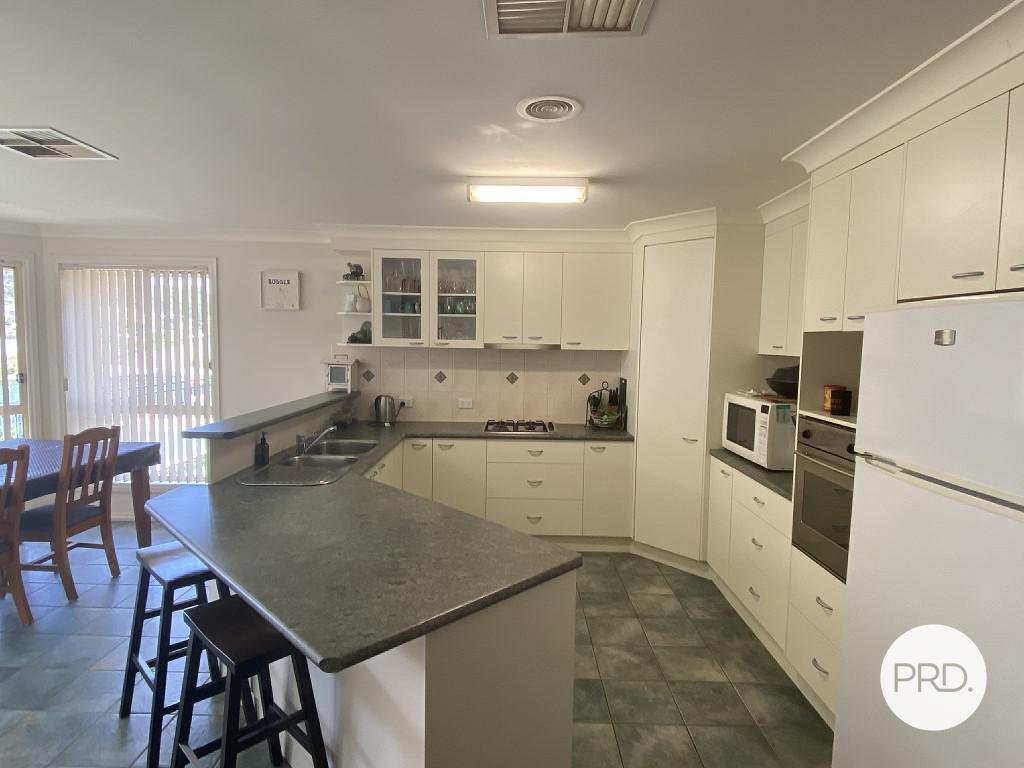 12 Hayden Way NORTH ALBURY 2
