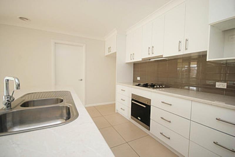 12 Hazelwood Drive FOREST HILL 2