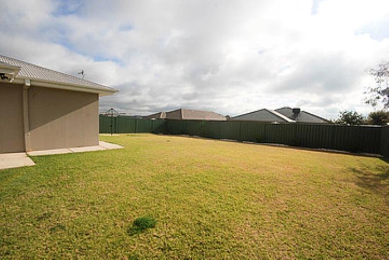 12 Hazelwood Drive FOREST HILL 9