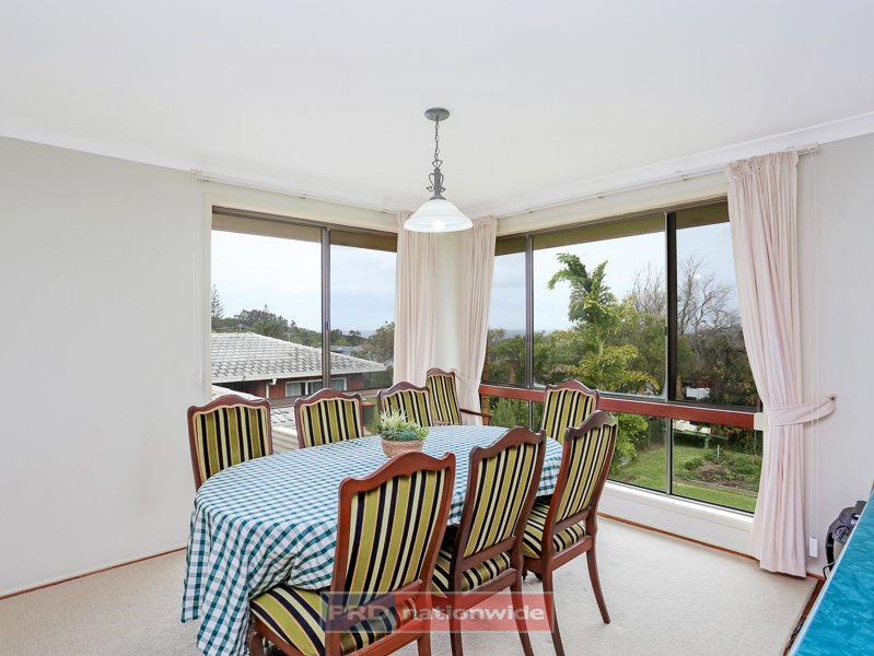 12 Headland Road SAPPHIRE BEACH 4