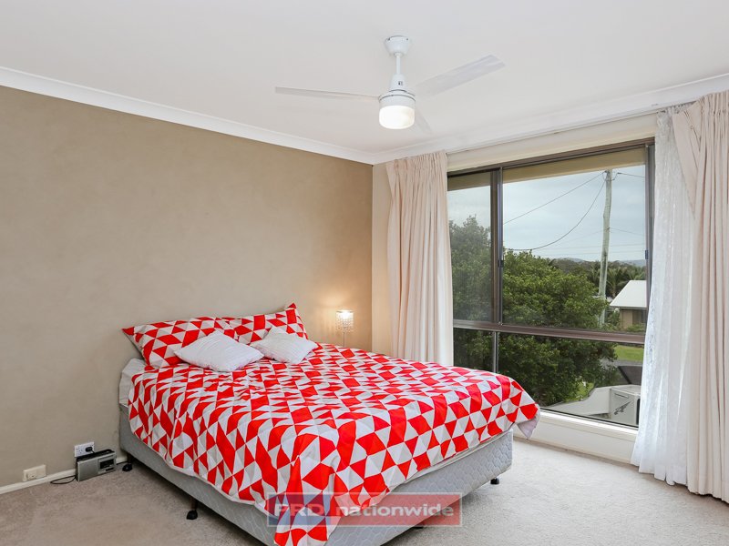 12 Headland Road SAPPHIRE BEACH 5