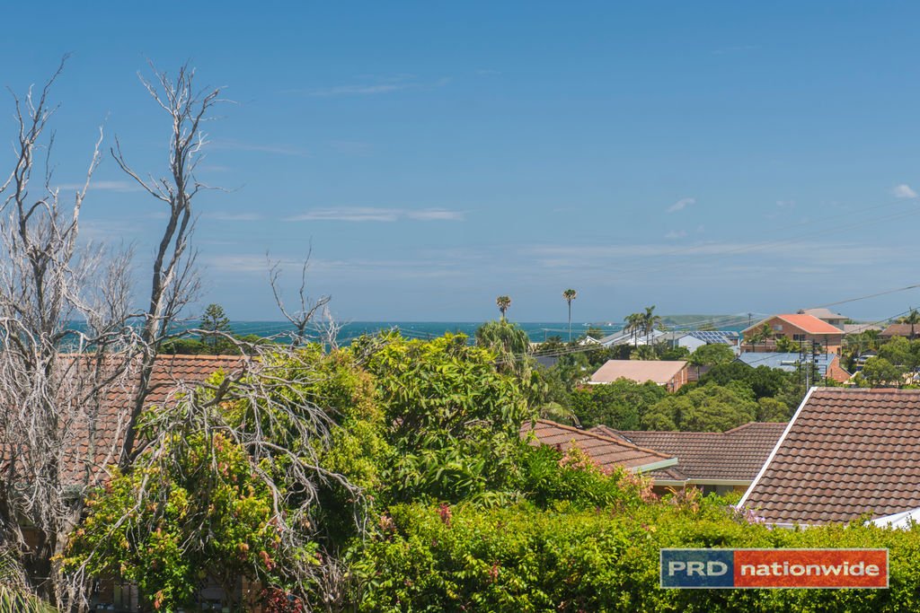 12 Headland Road SAPPHIRE BEACH 17