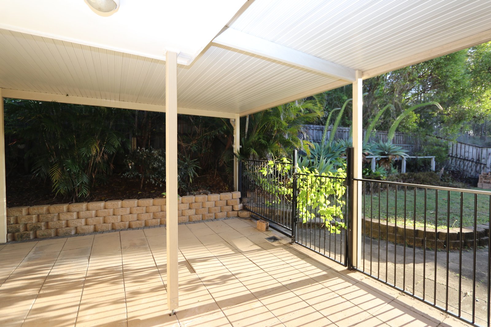 1/2 Hellman Street MOLENDINAR 1