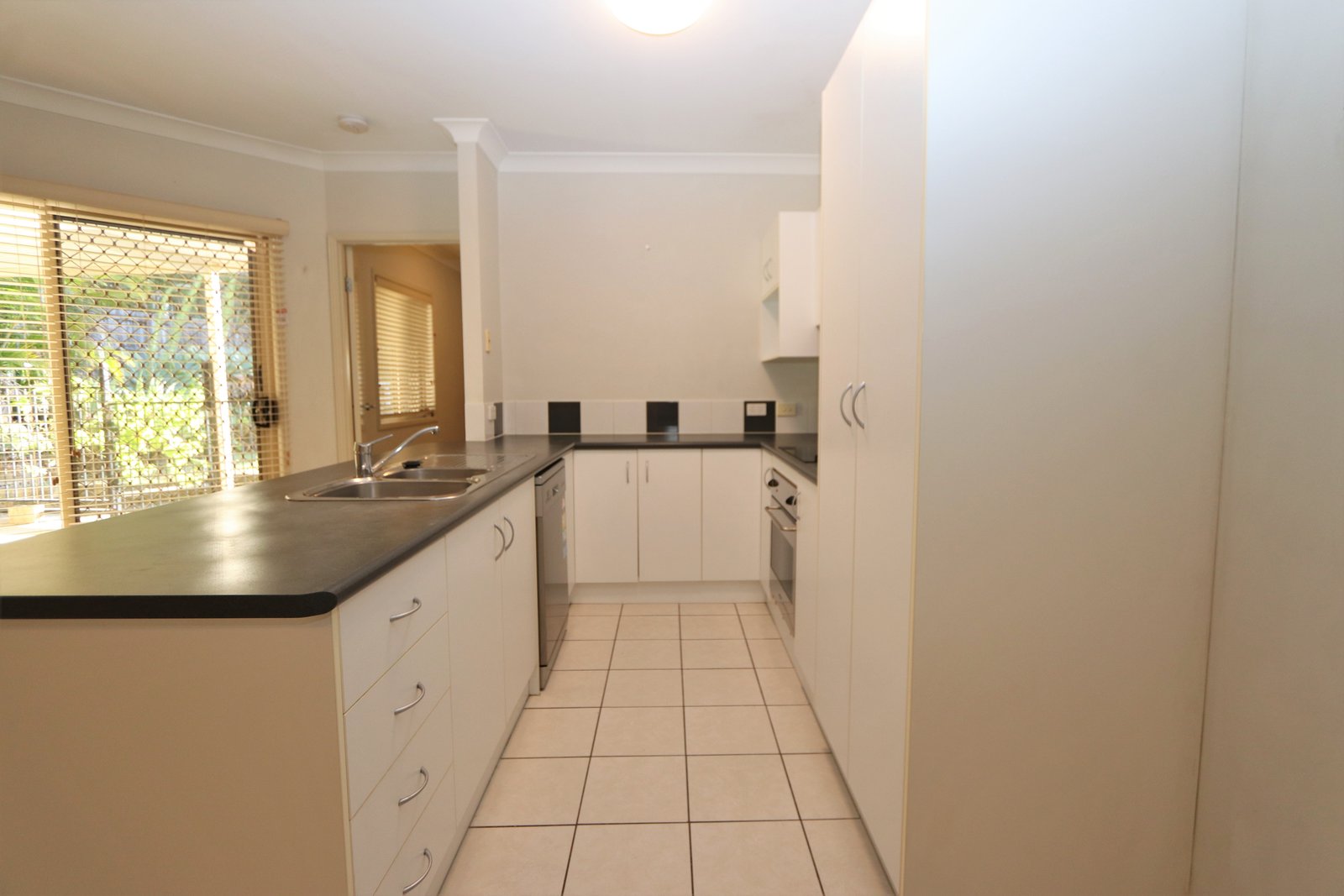 1/2 Hellman Street MOLENDINAR 7