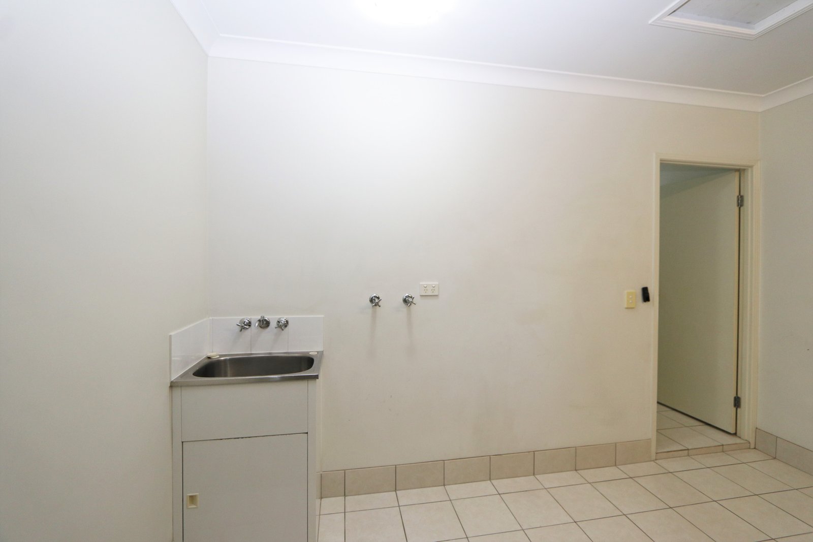 1/2 Hellman Street MOLENDINAR 14