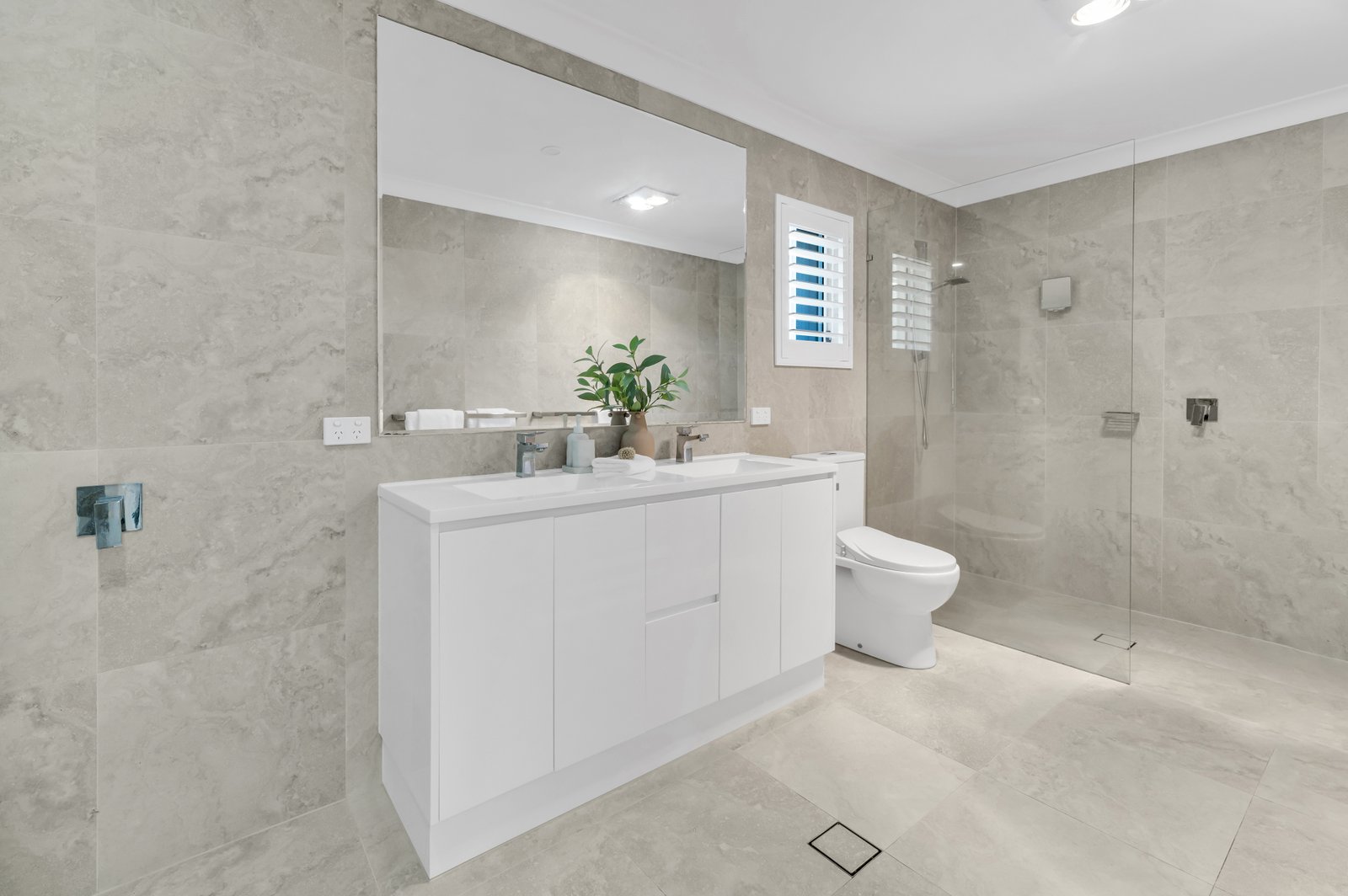 12 Hermitage Close ASHMORE 18