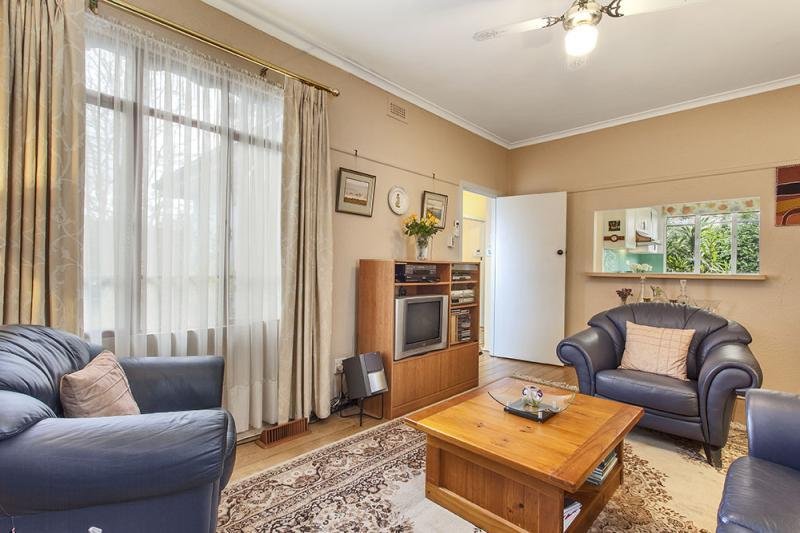 Gallery: 12 High Street Road