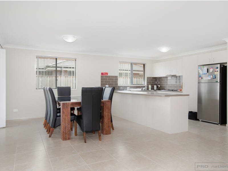 12 Holland Circuit GILLIESTON HEIGHTS 7
