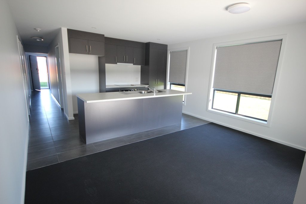 12 Hollingsworth Street BRIGHTON 10