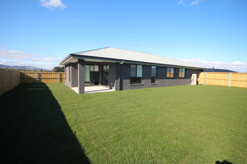 12 Hollingsworth Street BRIGHTON 12