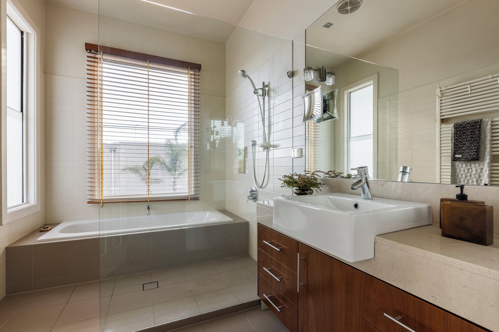 12 Holmwood Avenue, Brighton, 3186