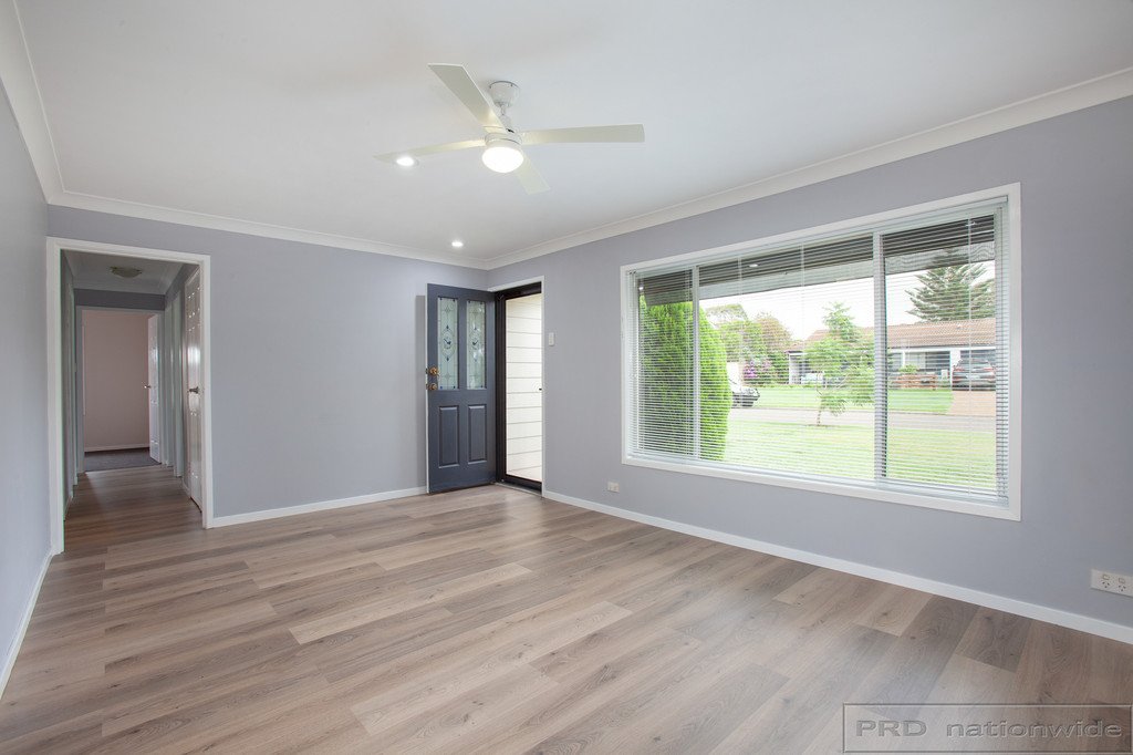 12 Homebush Dr  WOODBERRY 4