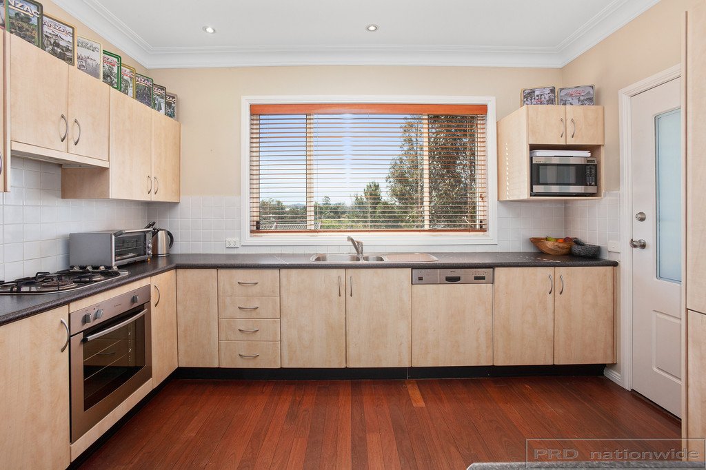 12 Honeyoak Drive ABERGLASSLYN 4