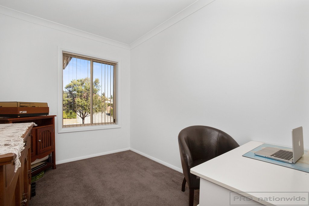 12 Honeyoak Drive ABERGLASSLYN 14