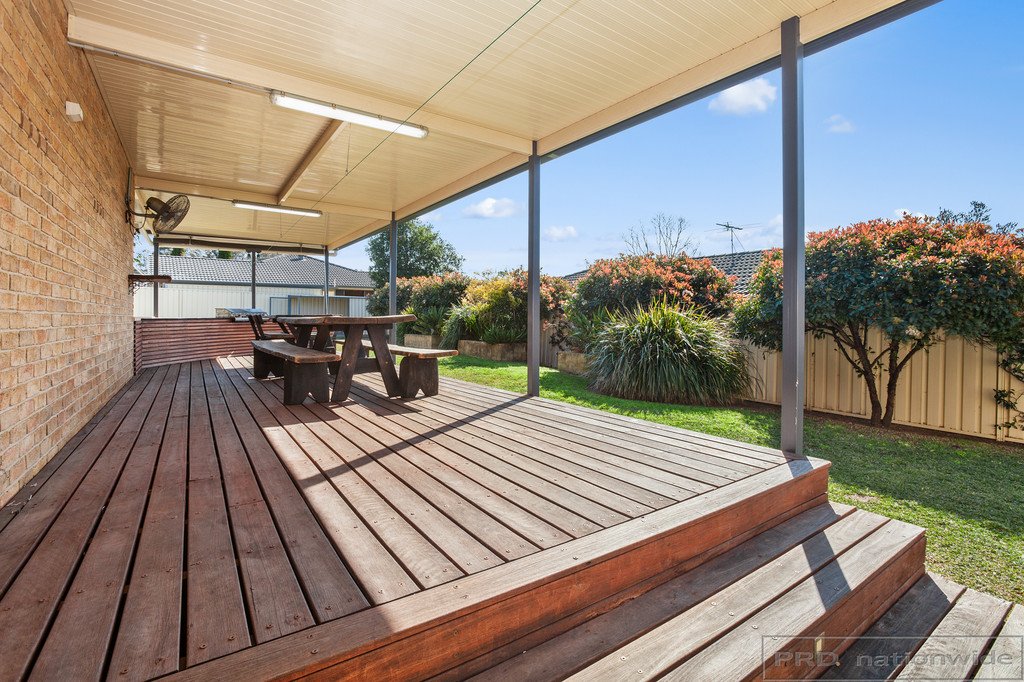 12 Honeyoak Drive ABERGLASSLYN 17