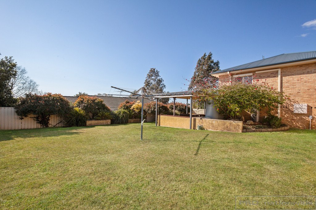 12 Honeyoak Drive ABERGLASSLYN 18