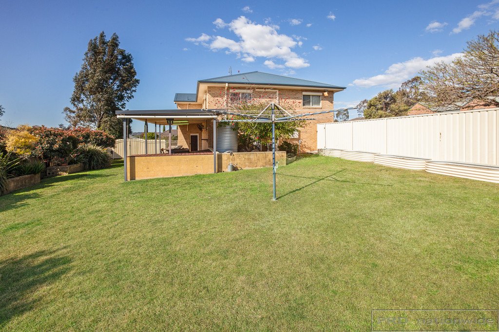 12 Honeyoak Drive ABERGLASSLYN 19