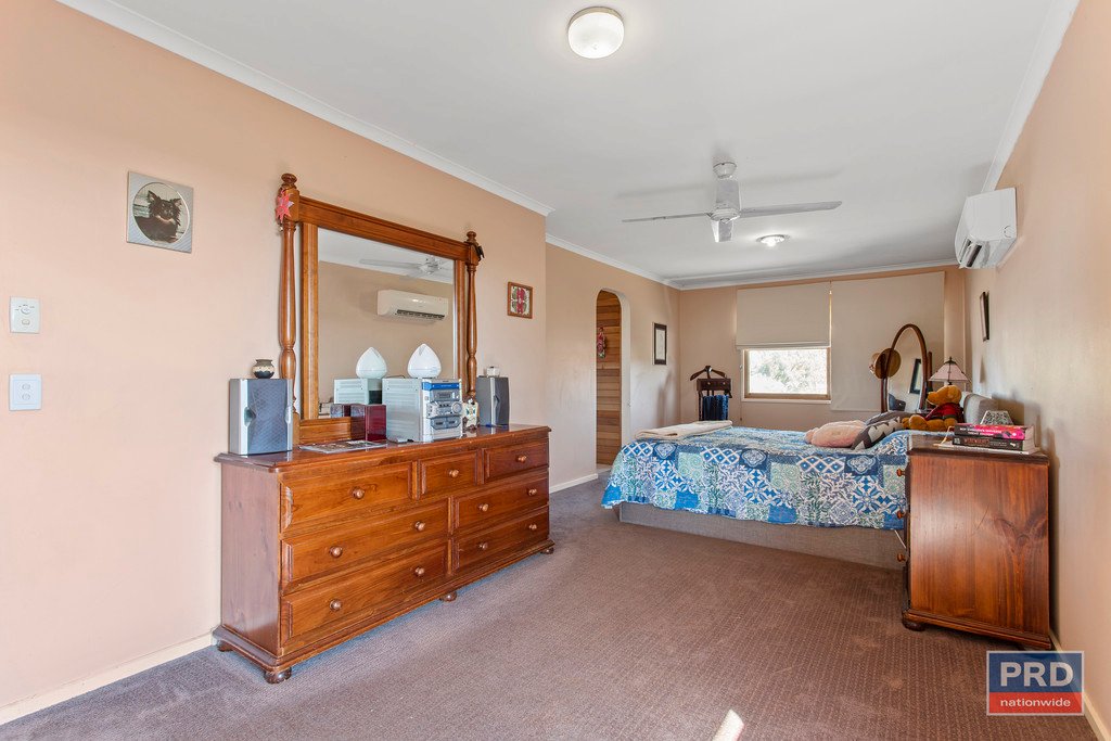 12 Houlahan Street FLORA HILL 9