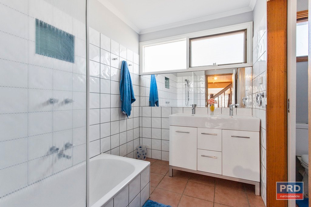 12 Houlahan Street FLORA HILL 10