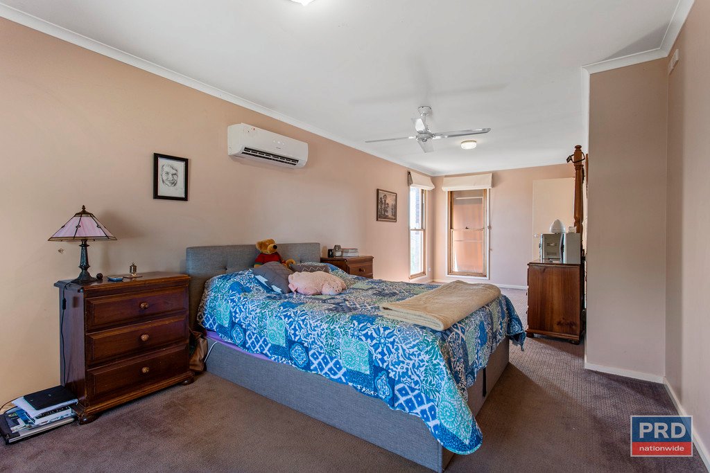 12 Houlahan Street FLORA HILL 11