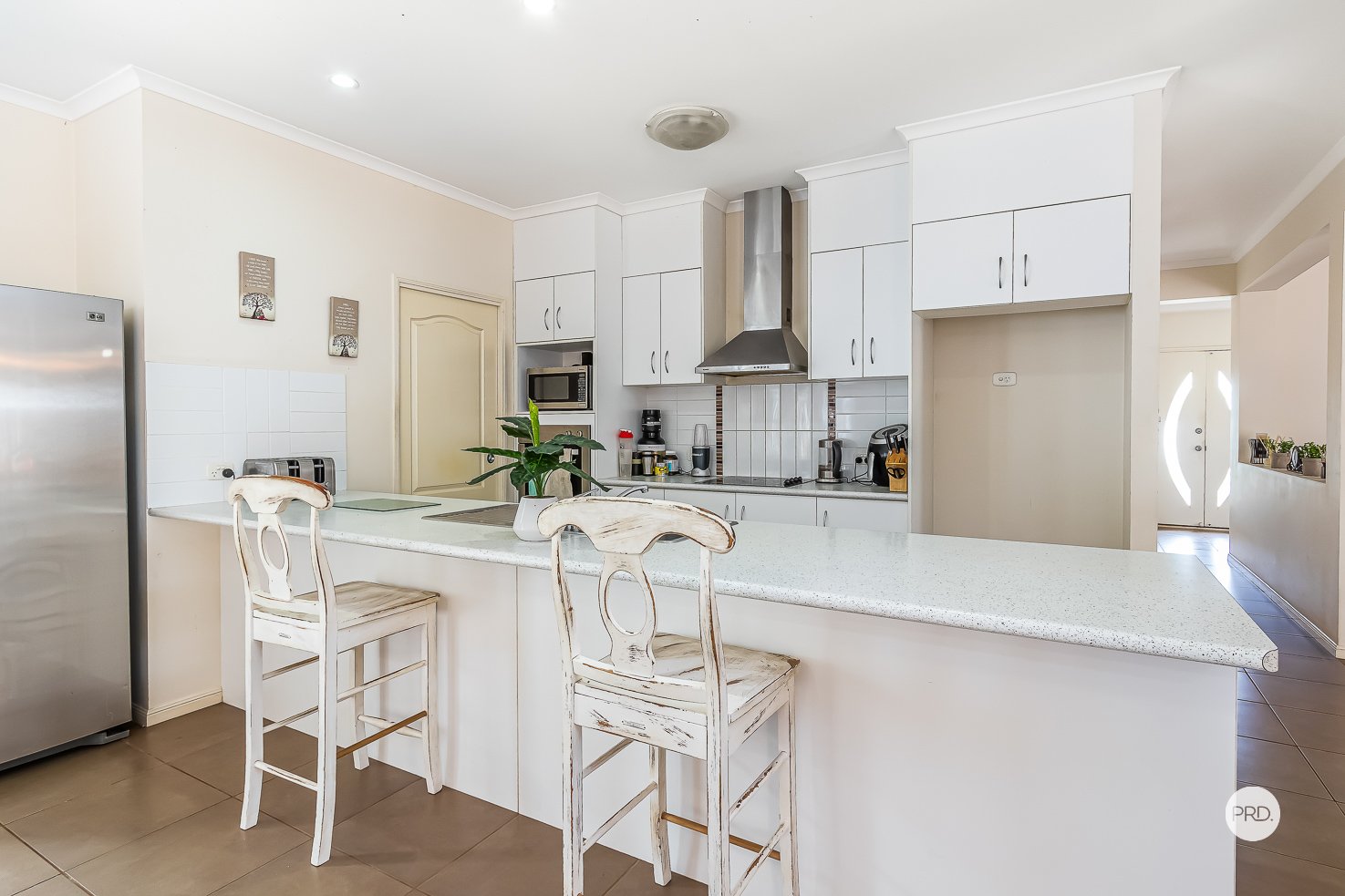 12 HUNTLY Place REDLAND BAY 5
