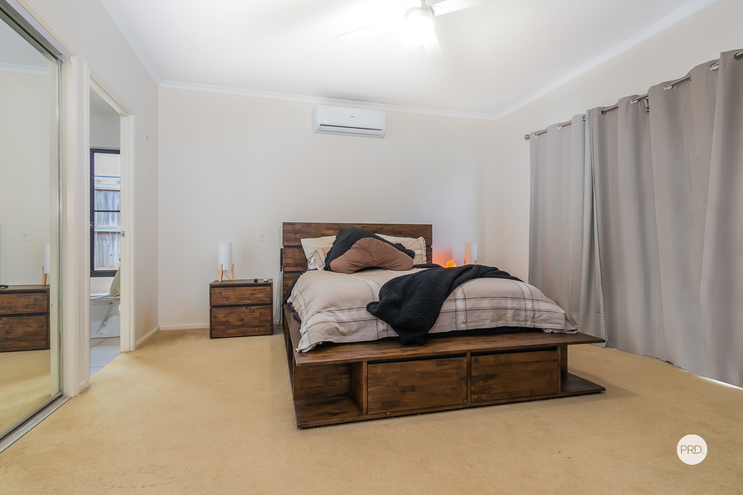 12 HUNTLY Place REDLAND BAY 9
