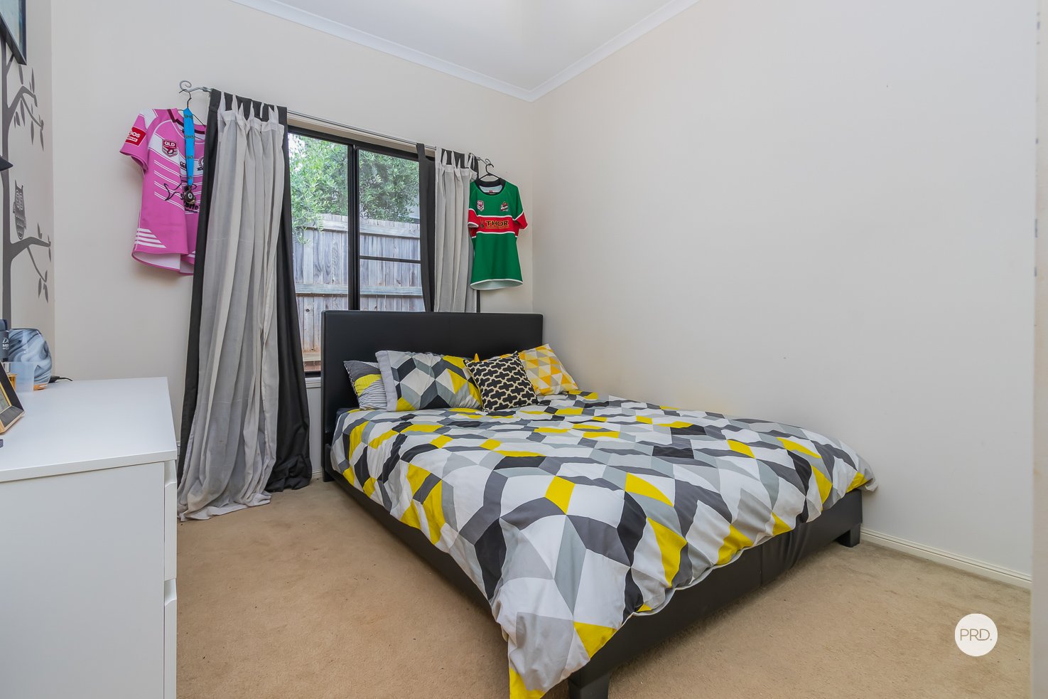 12 HUNTLY Place REDLAND BAY 13