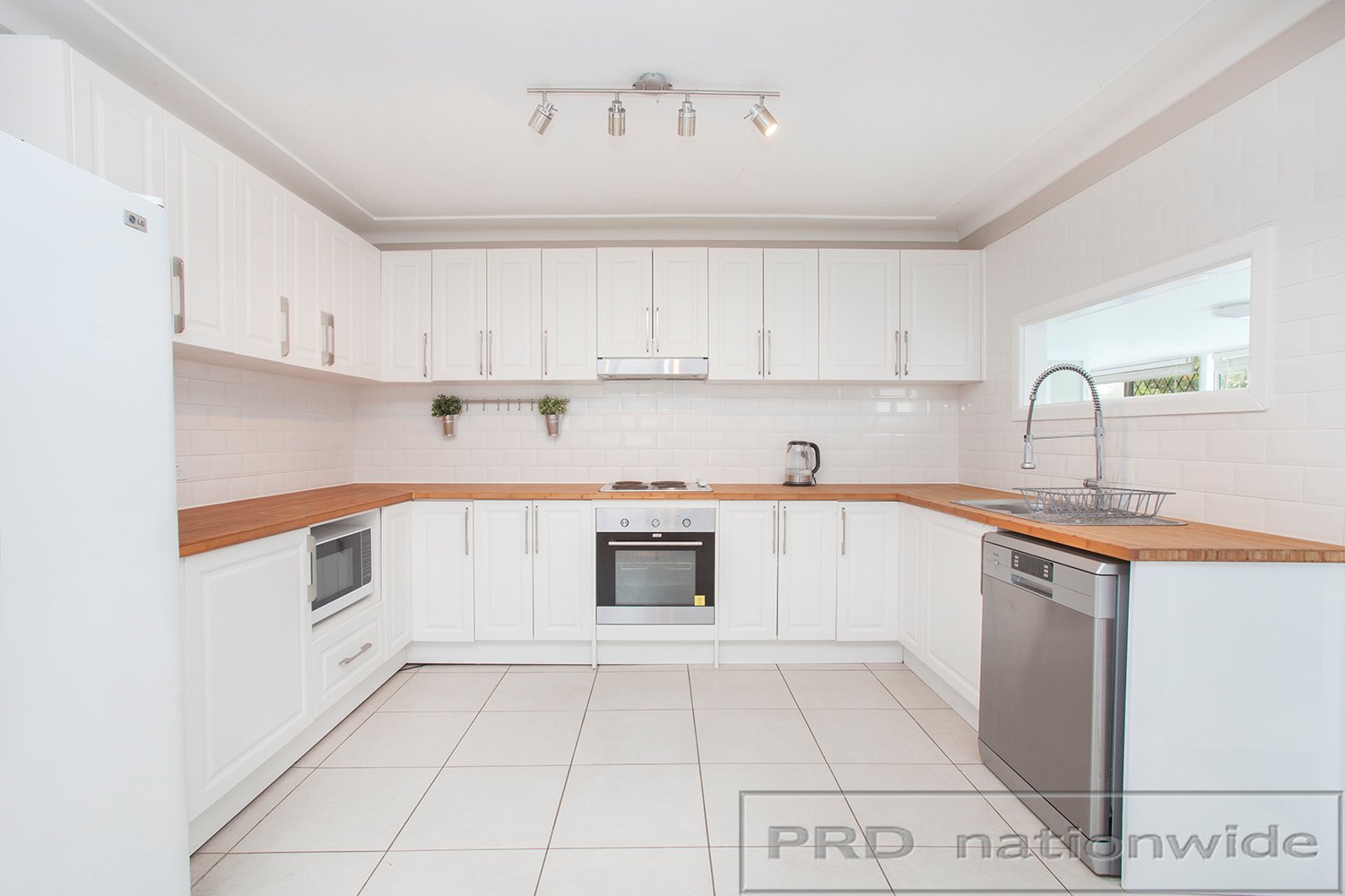 12 Irving Street BERESFIELD 3