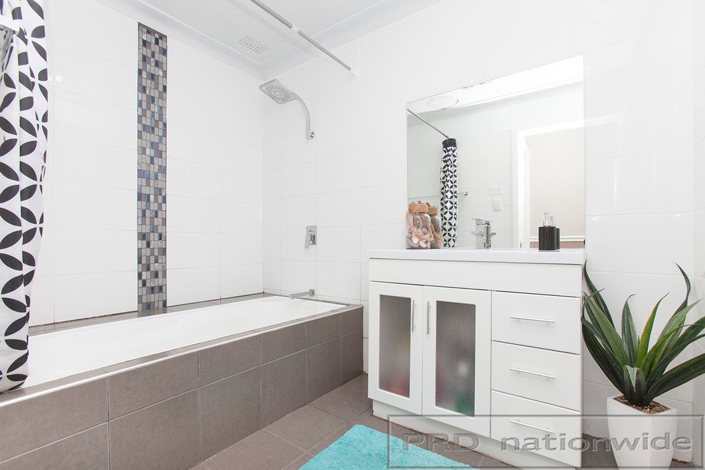 12 Irving Street BERESFIELD 10