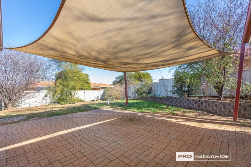 12 James Place TAMWORTH 2