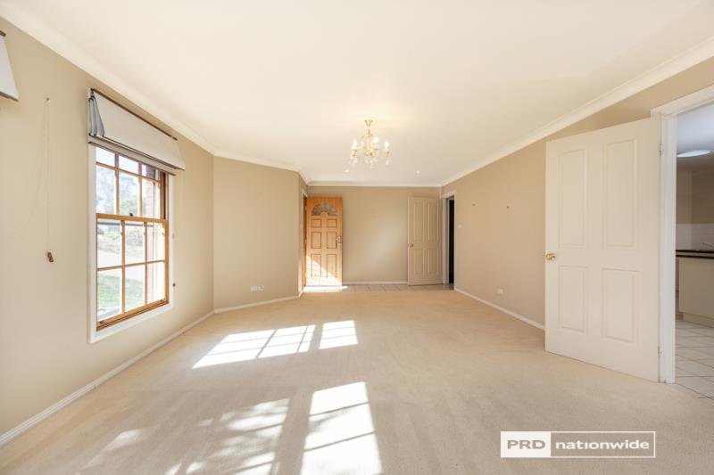 12 James Place TAMWORTH 3