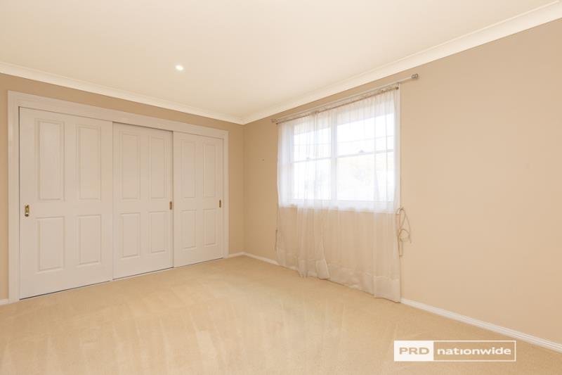 12 James Place TAMWORTH 6