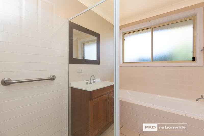 12 James Place TAMWORTH 7