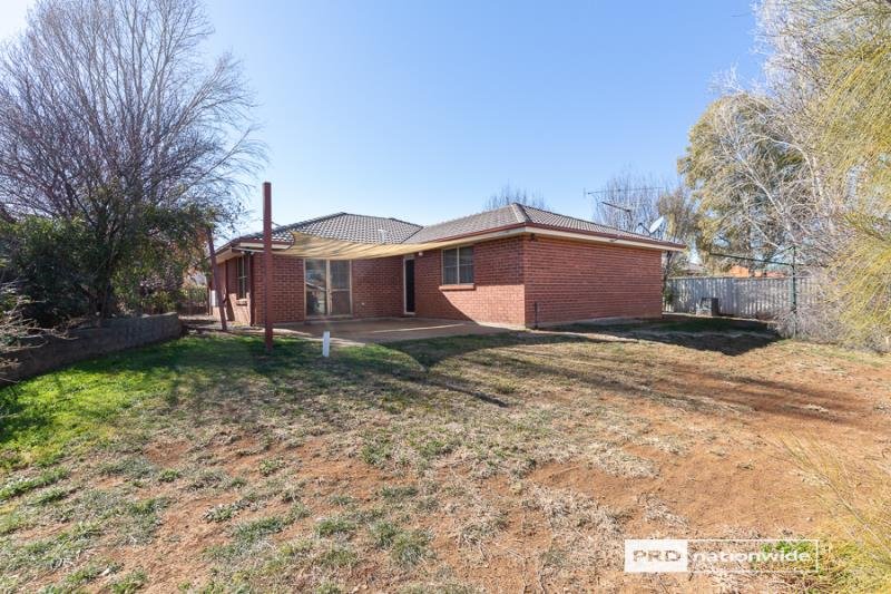 12 James Place TAMWORTH 8