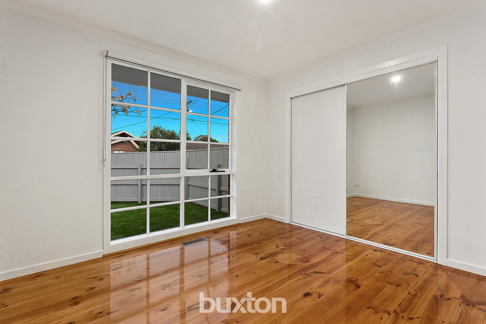 Gallery: 1/2 Jean Avenue