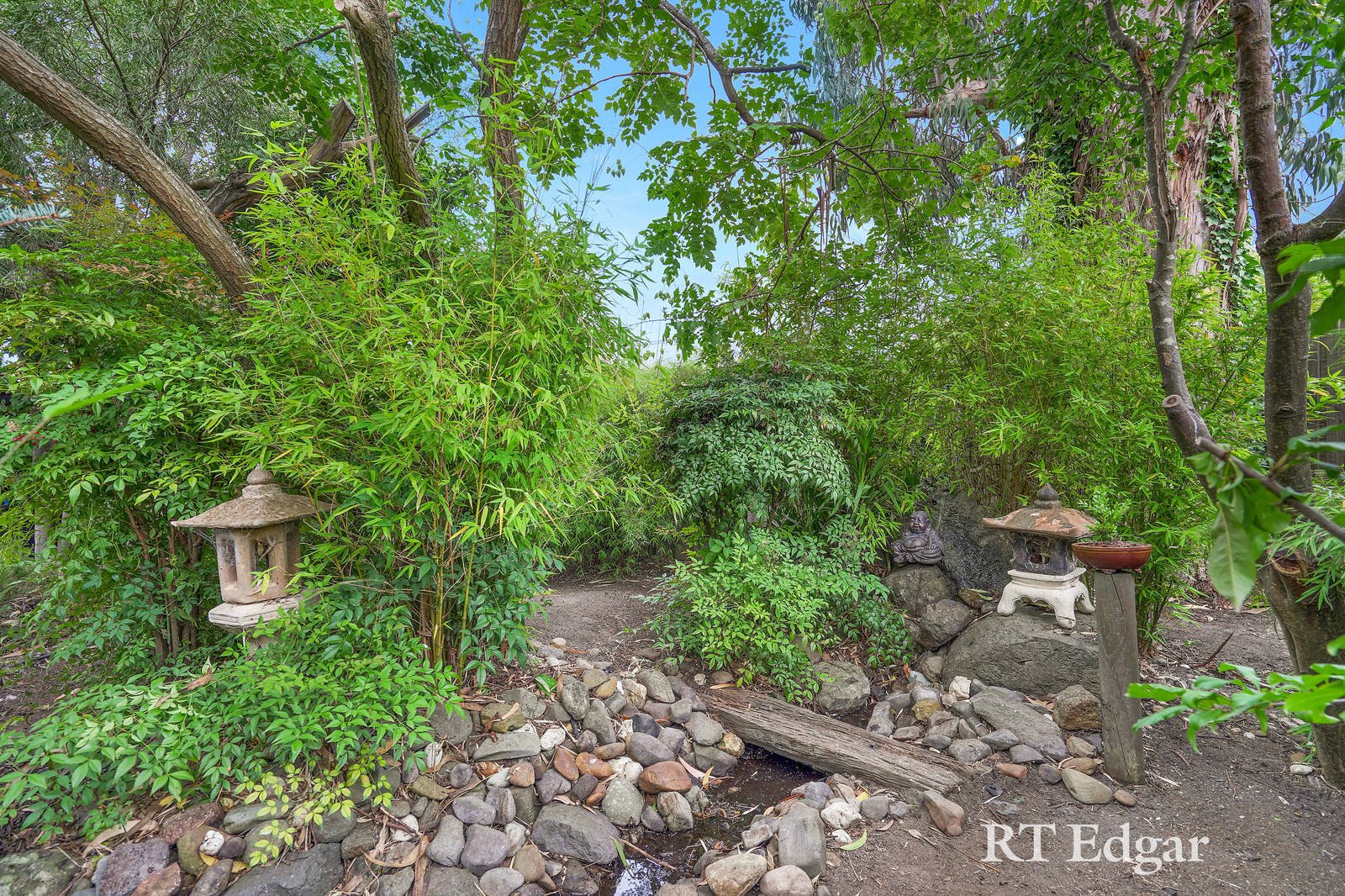 Real Estate and Property in 12 Jeffreys Street, Woodend, VIC