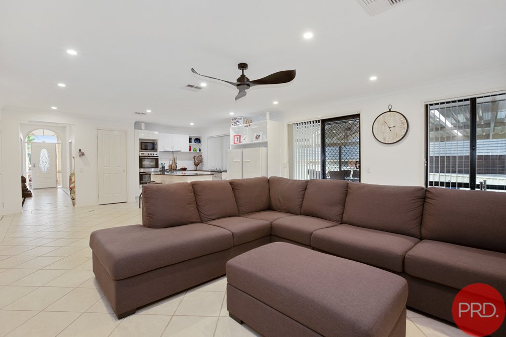 12 Jenna Drive RAWORTH 3