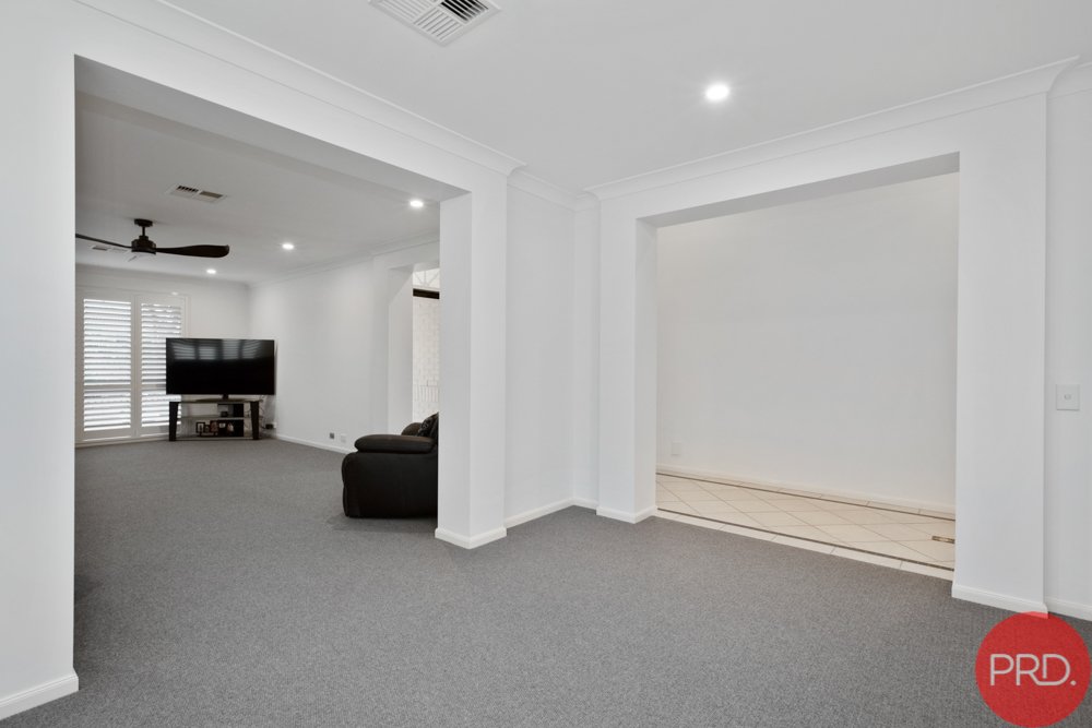 12 Jenna Drive RAWORTH 10