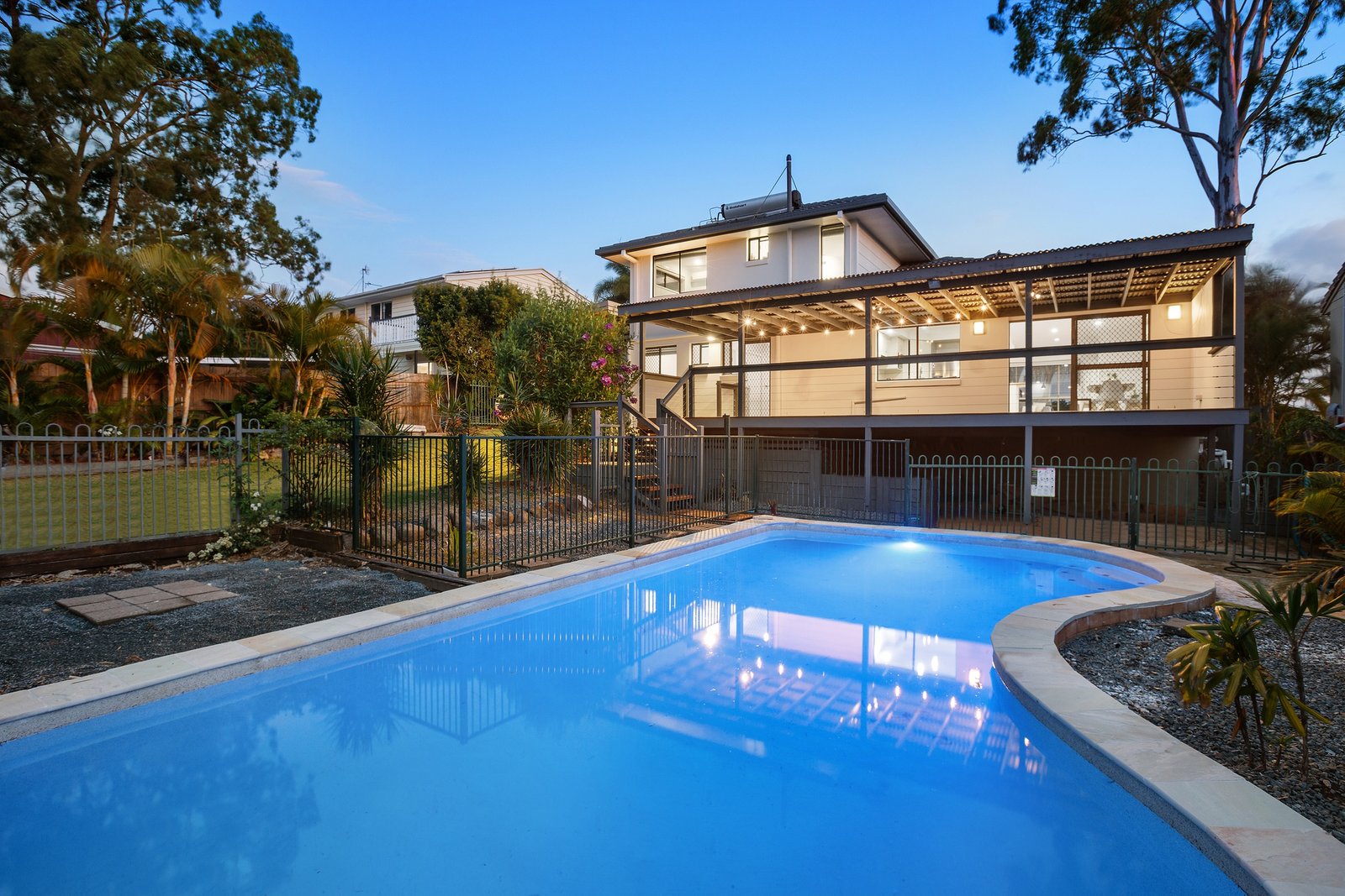 12 Jingella Street HOPE ISLAND 2