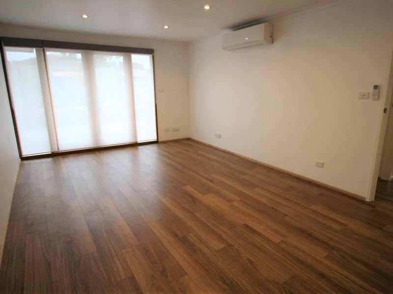 Gallery: 1/2 John Street