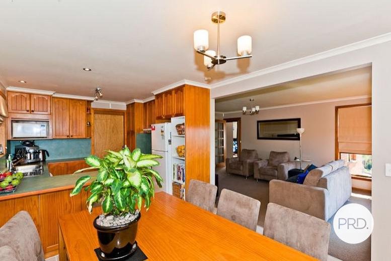 12 Kallay Court BERRIEDALE 3