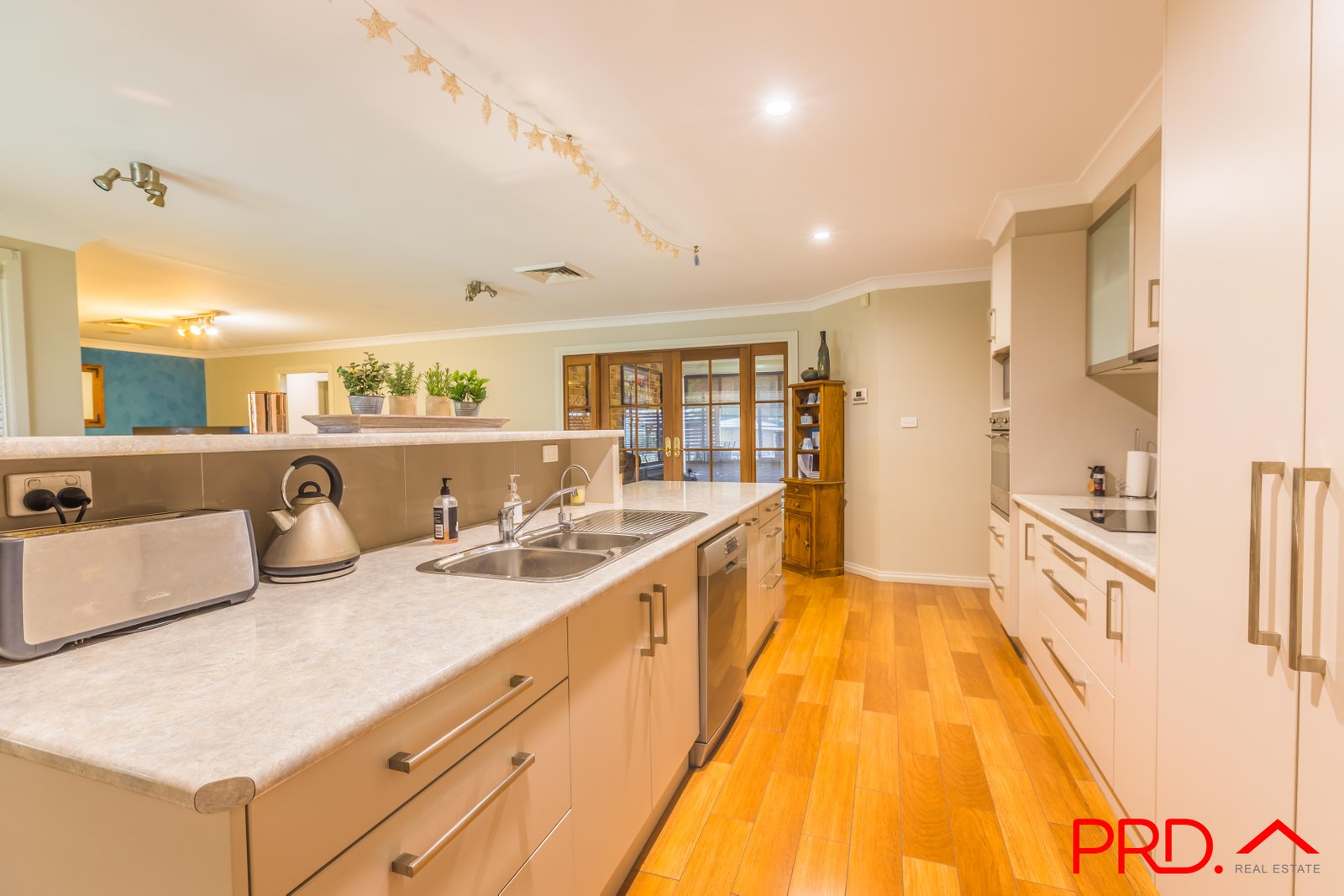 12 Karradji Court TAMWORTH 5