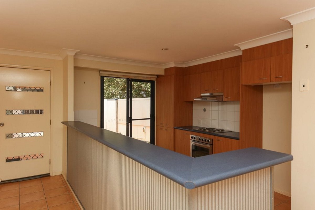 1/2 Karri Court BURLEIGH HEADS 4