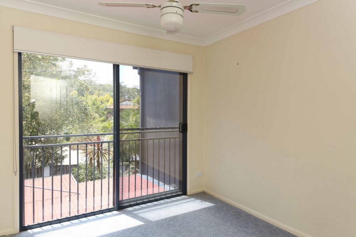 1/2 Karri Court BURLEIGH HEADS 6