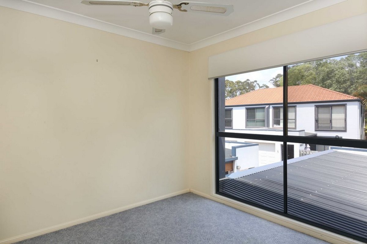 1/2 Karri Court BURLEIGH HEADS 7