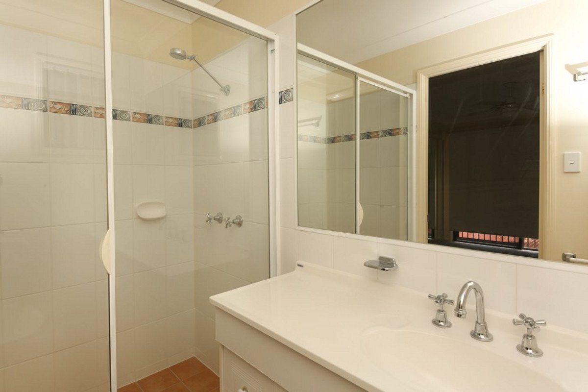 1/2 Karri Court BURLEIGH HEADS 9