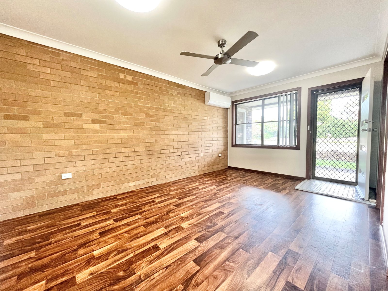 1/2 Kemp Street SALAMANDER BAY 2