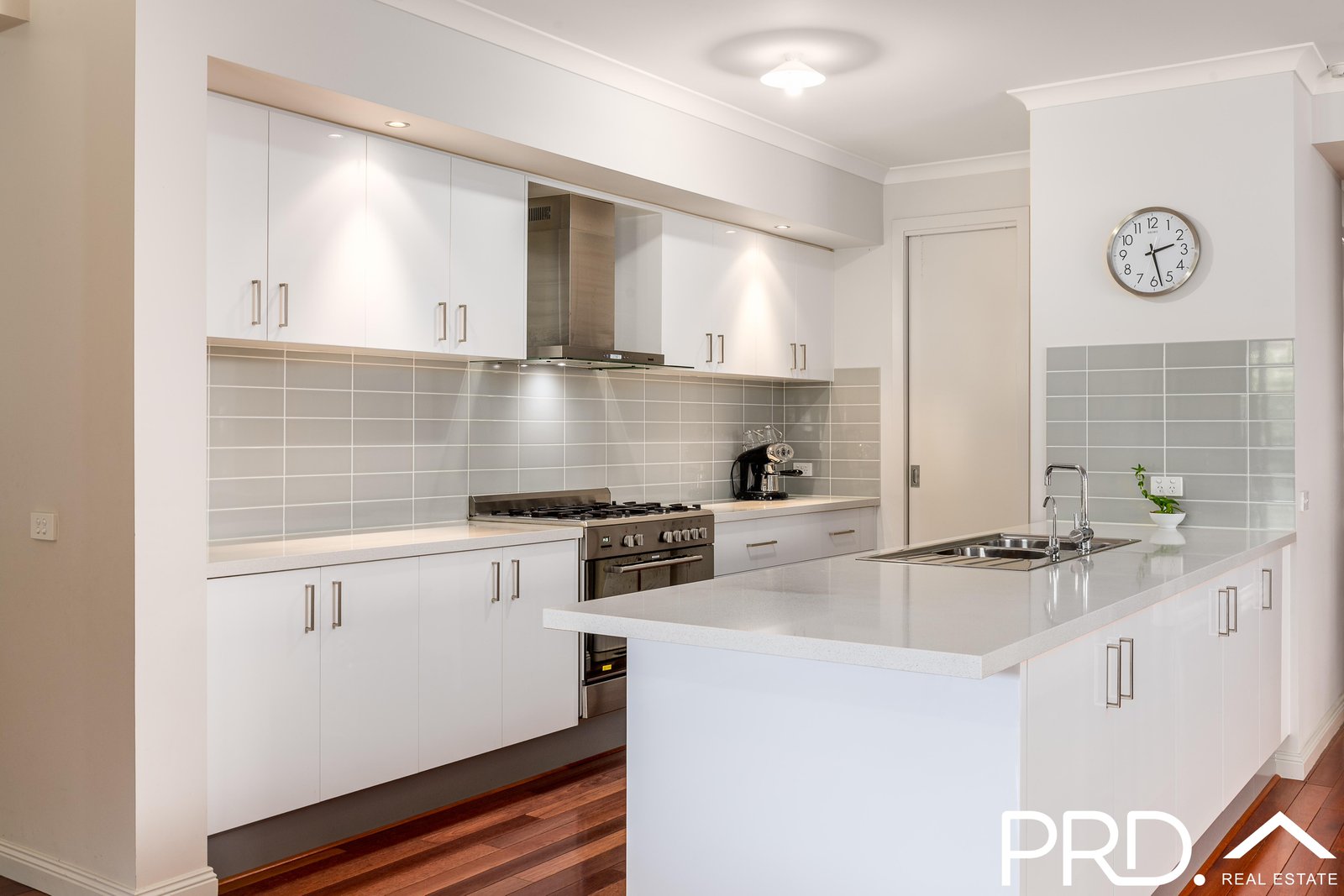 12 Kenneth Avenue PANANIA 4